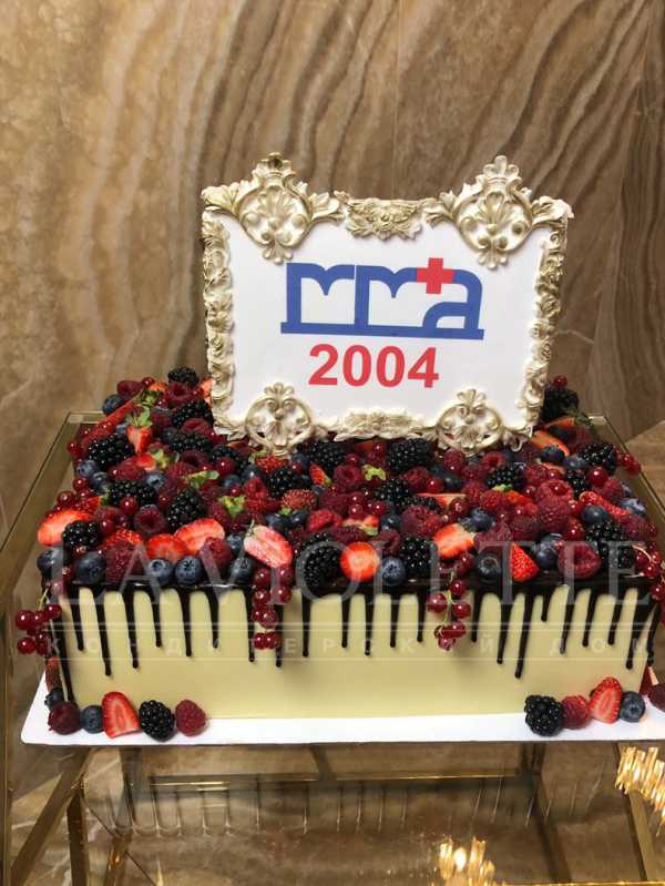 Корпоративный торт с ягодами №1090